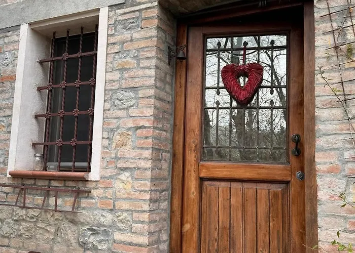 La Maison Deux Bed & Breakfast 4*