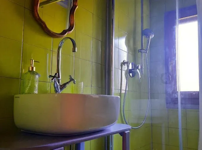 La Maison Deux Bed & Breakfast 4*