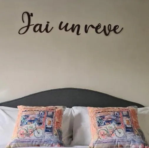 La Maison Deux Bed & Breakfast 4*