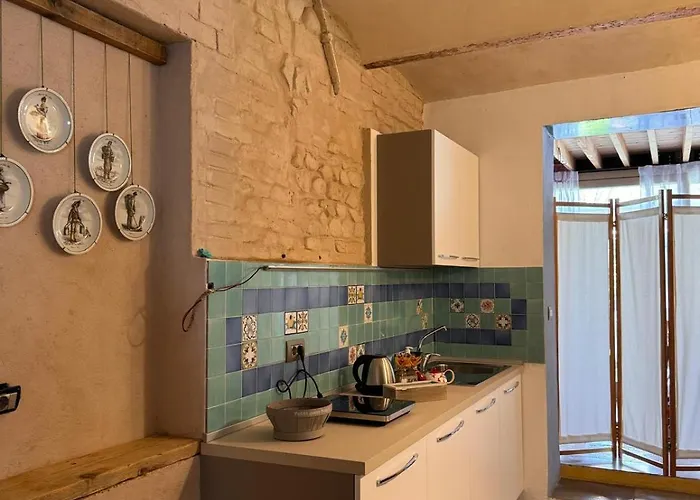 Bed & Breakfast La Maison Deux 4*