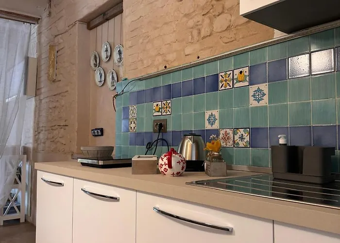 La Maison Deux Bed & Breakfast 4*